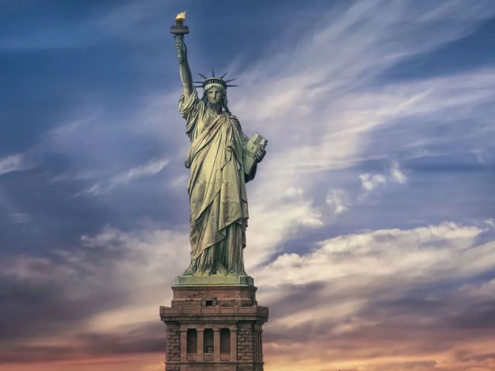 时隔135年,法国又准备送美国一个自由女神像