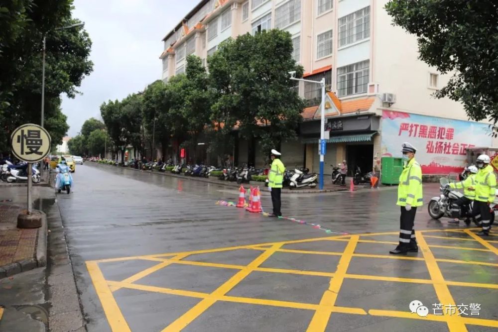 路线:中央民大附中芒市实验中学阔时路金孔雀大街阿露窝罗路文蚌街