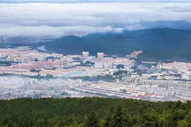 伊春市人口_我国新增四个县 现在各地都在县改区改市,这是(2)