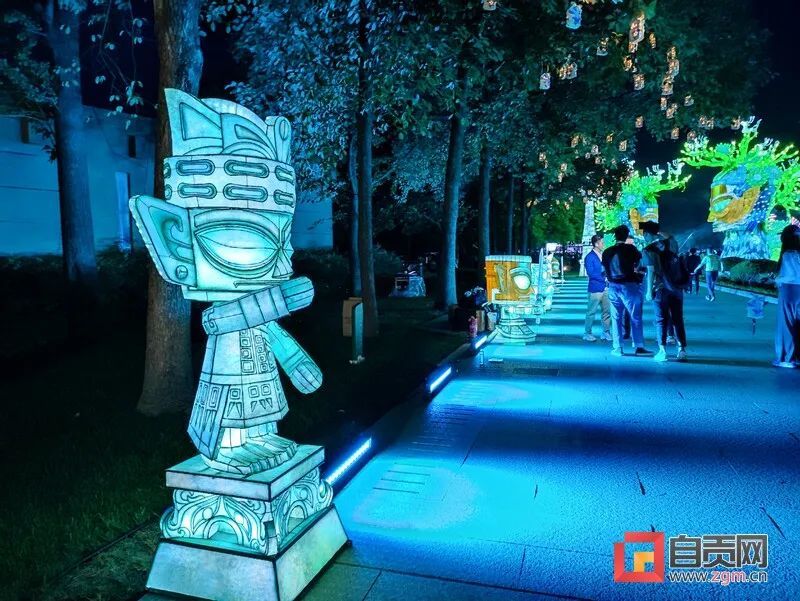 三星堆主题灯展向世界展示古蜀华章