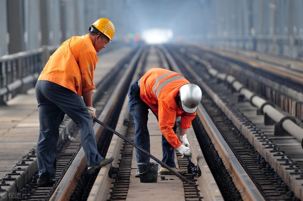 如果你是铁路工人,你愿意子女进铁路工作吗?稳定工作