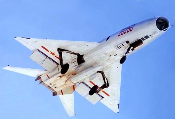 歼8为何绰号多自称空中美男子北约叫长须鲸美国称和平珍珠