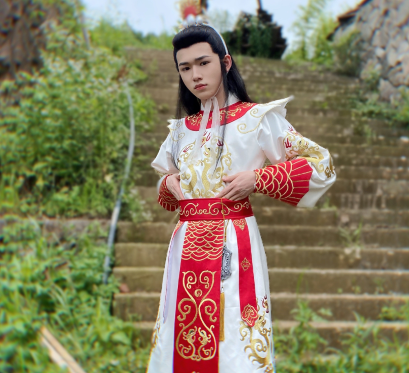 《萌探》紫妹演红孩儿,杨迪演猪八戒,黄子韬宋亚轩扮相绝绝子