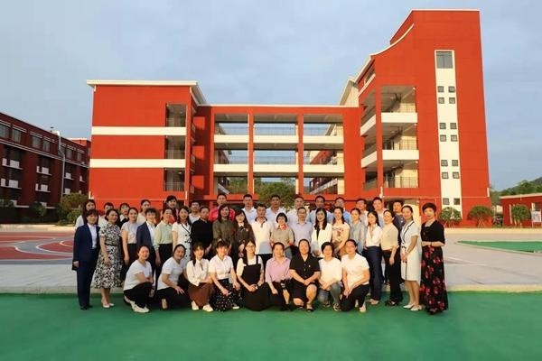 娄星区启动万宝芙蓉学校名师送教结队活动