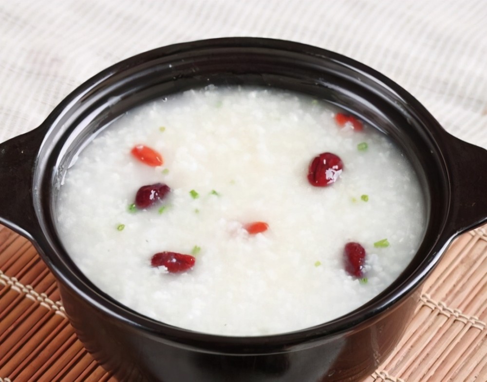 六旬老大爷喝粥胃炎变胃癌,医生:"喝粥养胃"害了不少人