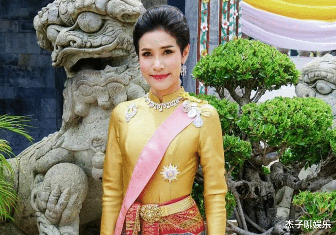 前泰王妃西米拉:在寺院清修7年后被接回,年过半百颜值