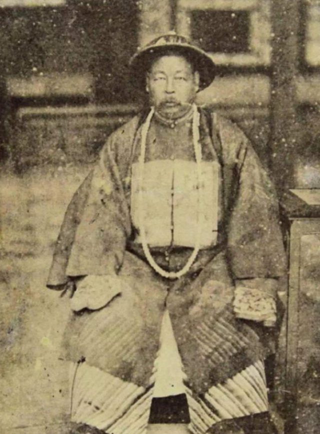 晚清首富胡雪岩看上妙龄少女,七千两买下做妾,次日给两万改嫁