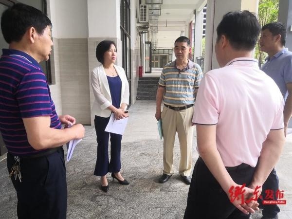 "三考" 在即 县领导深入各考点检查准备工作