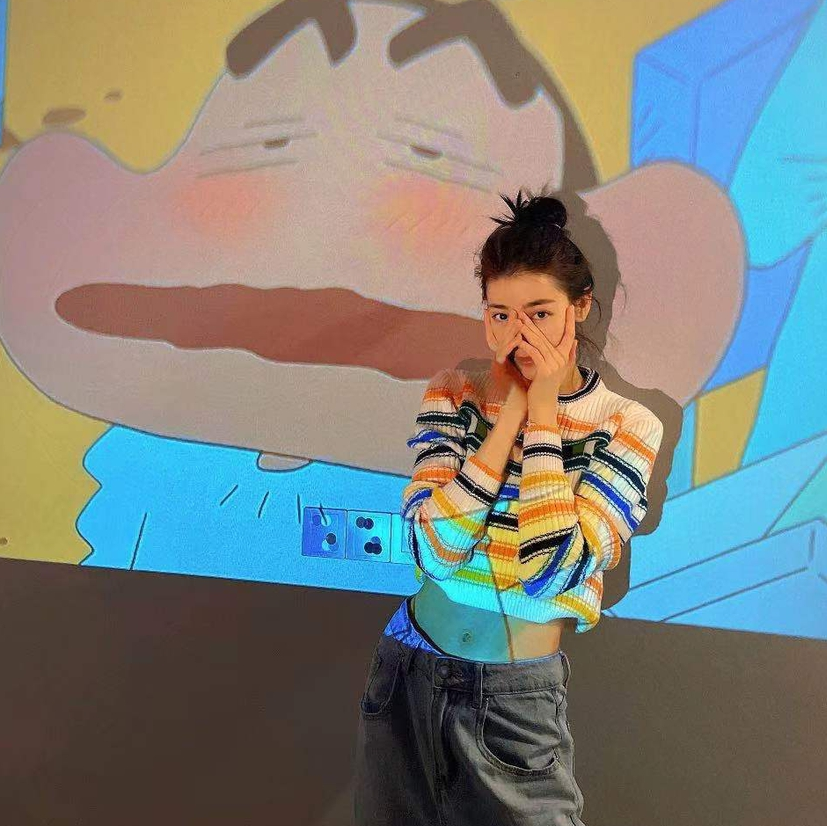迪丽热巴穿露脐装,大秀性感小蛮腰,网友:超爱这种辣妹