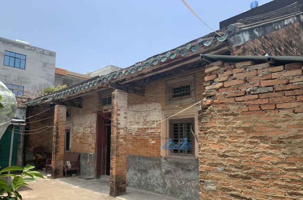 张鸿猷故居围墙细部 "南府"位于陵水县椰林镇城内村,占地面积约30亩