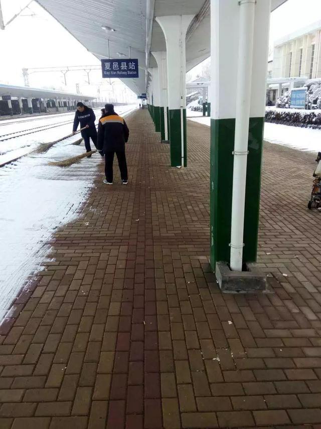 夏邑县火车站已有百年历史现在是一座2台8线的三等火车站