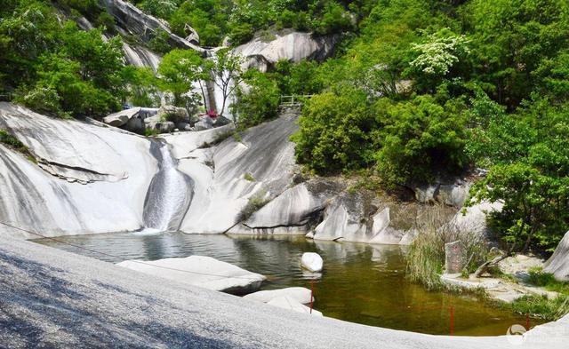 西峡县是"中国恐龙之乡,天然氧吧",有多个国家级风景名胜区