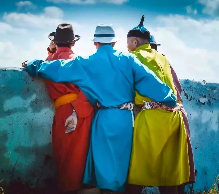 为什么蒙古族哈达为蓝色?