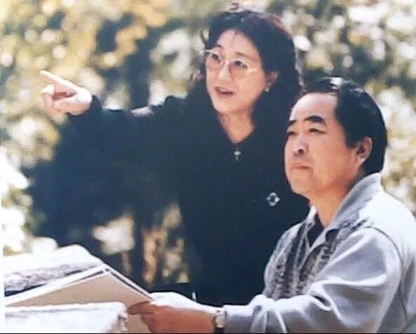那个范曾喊过嫂子的妻子,去世了