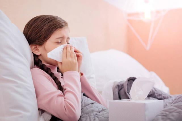 孩子感冒,发烧,咳嗽,在家吃点药就好了?父母一定要注意这7点!