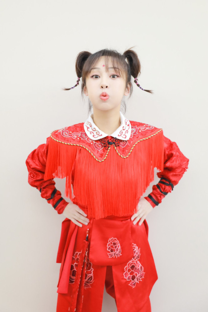 杨紫cosplay哪吒造型