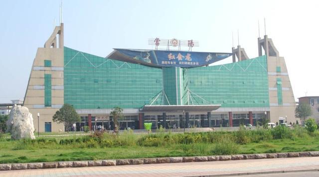 当阳市火车站是湖北省县市级车站中设施最齐全的火车站之一