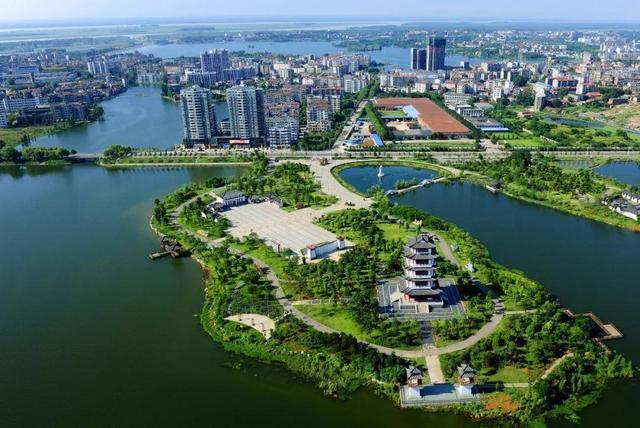 嘉鱼县是"湖北省绿化模范县",两处旅游景区介绍