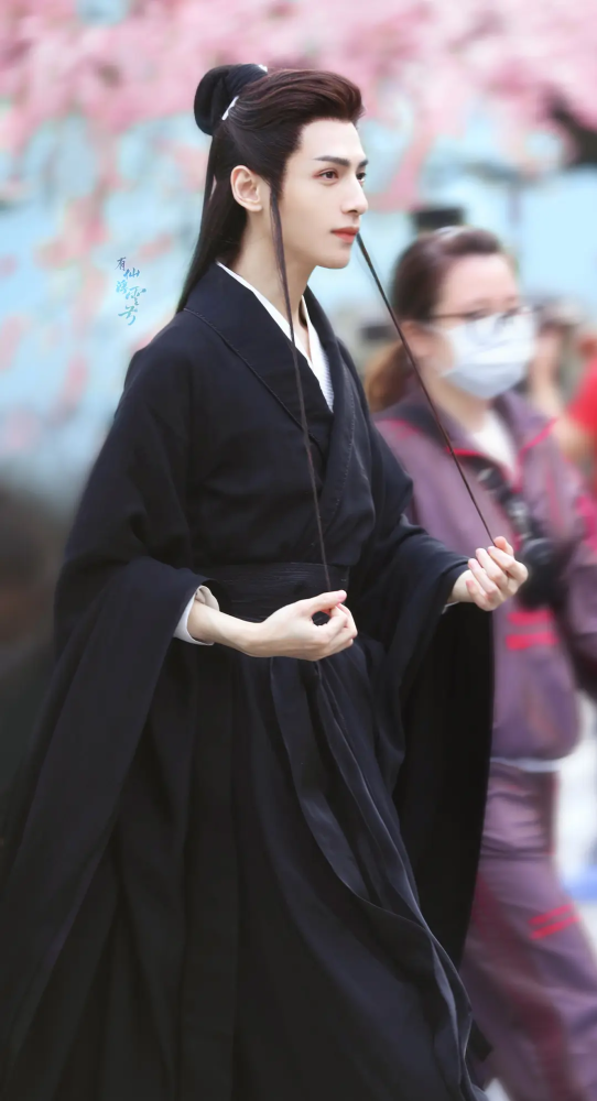 皓衣行剧照曝光罗云熙美好身材惹人垂涎网友赶紧播