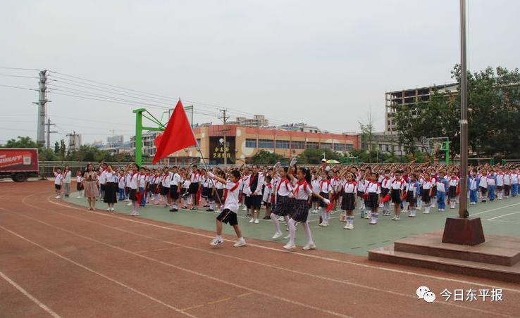 东平县实验小学少先队新队员入队!