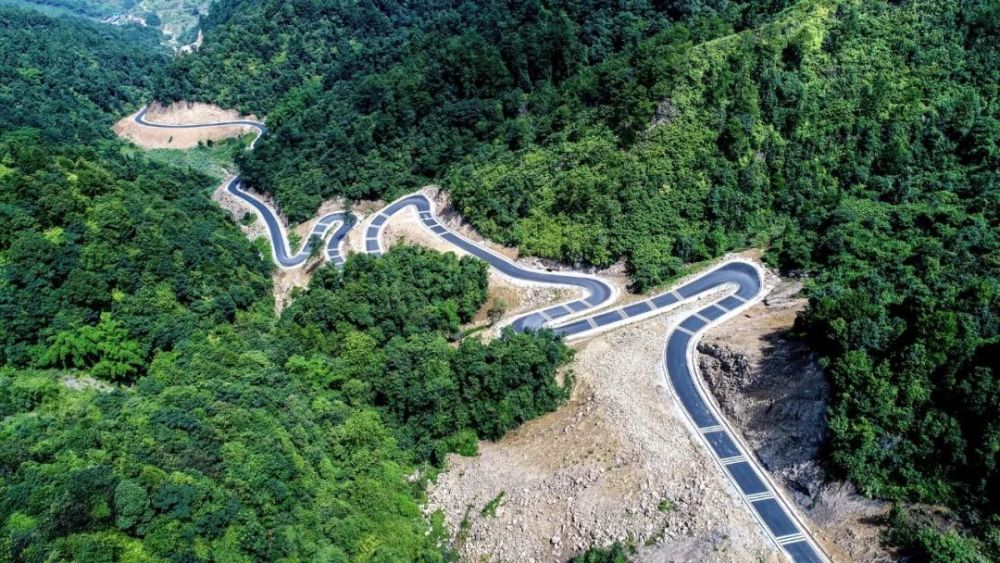 铜锣山旅游区,地处川东门户,位于邻水县牟家镇刘家沟村五组的铜锣山
