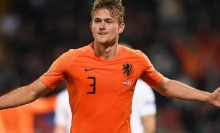 都怪科曼!荷兰队被逼平后,荷兰球迷责怪科曼放弃国家队的荣耀