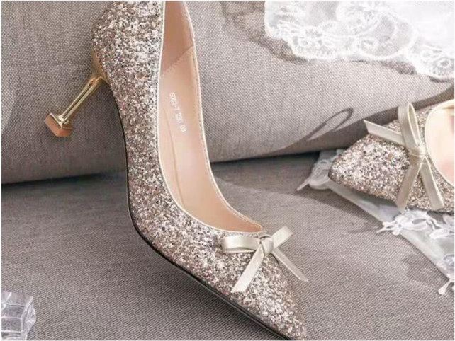 梦境的寓言，嫁与鞋的抉择——解析梦中嫁人及对鞋子不满的深层含义