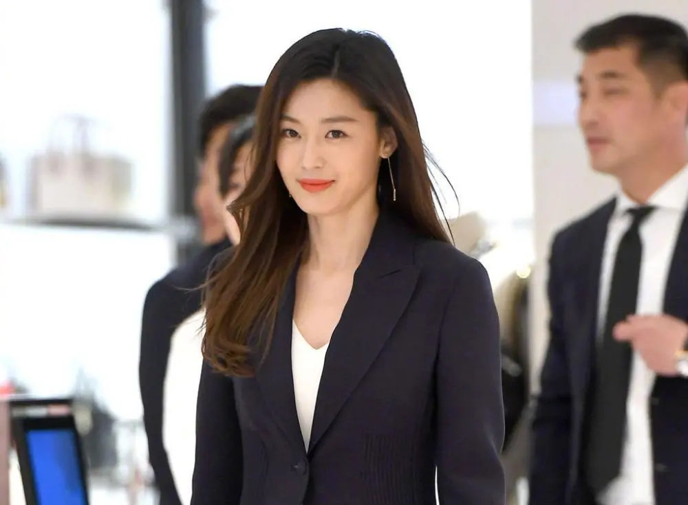 全智贤被传离婚,经纪公司发文否认,崔俊赫:我想当全全的老公