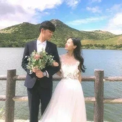 穿婚纱情侣头像图片2张_2021婚纱风格情头真人一男一女