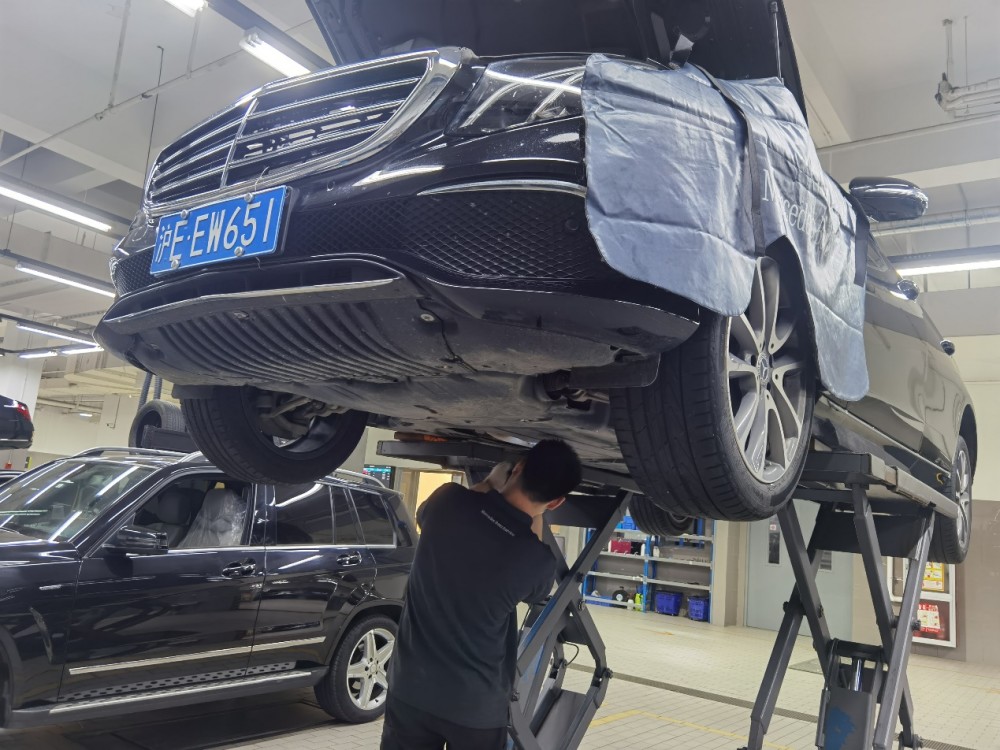揭秘奔驰全新e级小保养全流程,看看奔驰4s店的售后标准作业!