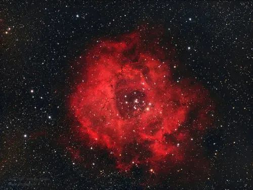 ngc 6357是一个弥漫星云,处于天蝎座,这个星云包含一个疏散星团