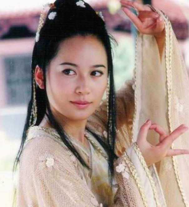 《小李飞刀》播出22年,以当今审美,5位女主演谁的颜值