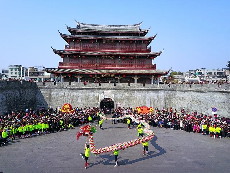 "三山一水护城廓—潮州古城墙