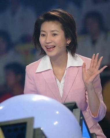 央视名嘴王小丫二婚嫁54岁教授老公11年经营收获完美婚姻