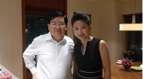 央视名嘴王小丫,二婚嫁54岁教授老公,11年经营收获完美婚姻