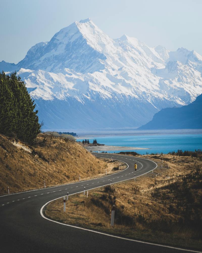 3,蜿蜒曲折的山路,也是拍摄风景中的亮点,但这张图片中的山路,拍摄不