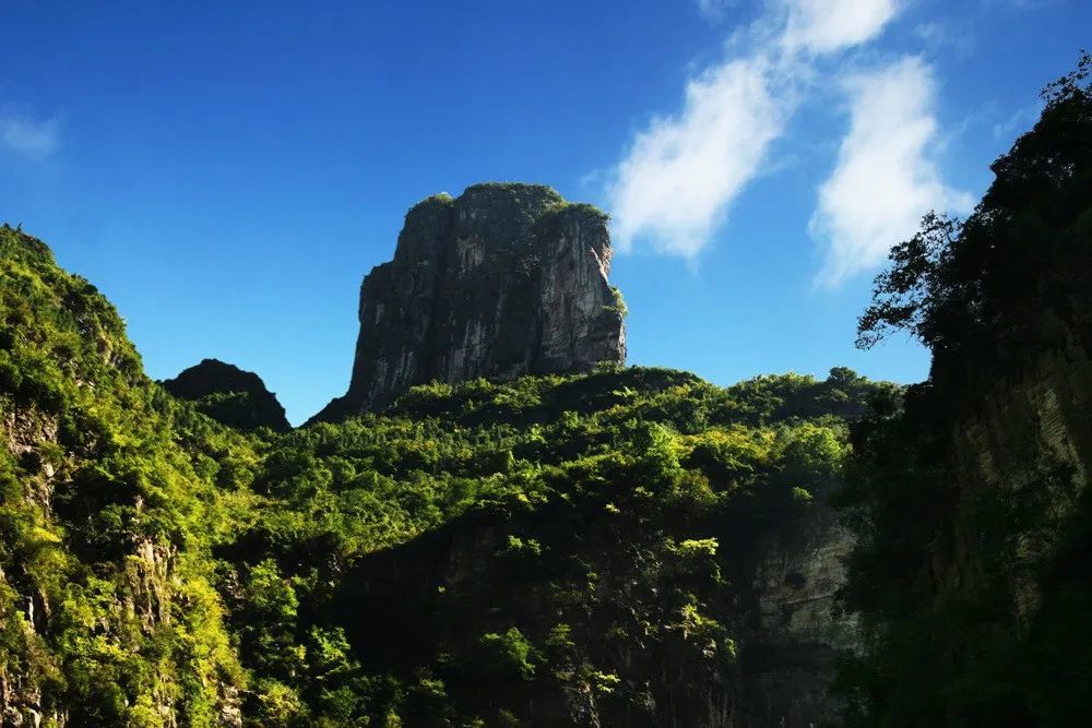 山城#诗画中的巫山十二峰