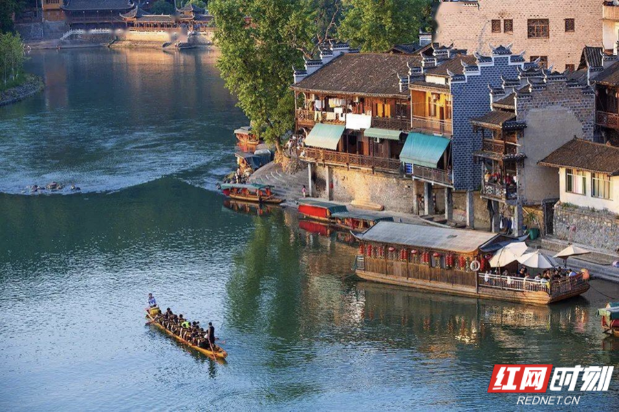 连接芙蓉镇,边城茶峒,矮寨奇观景区,凤凰古城,乾州古城,浦市古镇等