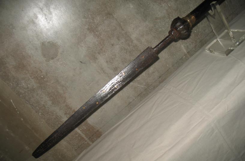 同是长穿刺兵器,槊和枪区别在哪,谁更强?