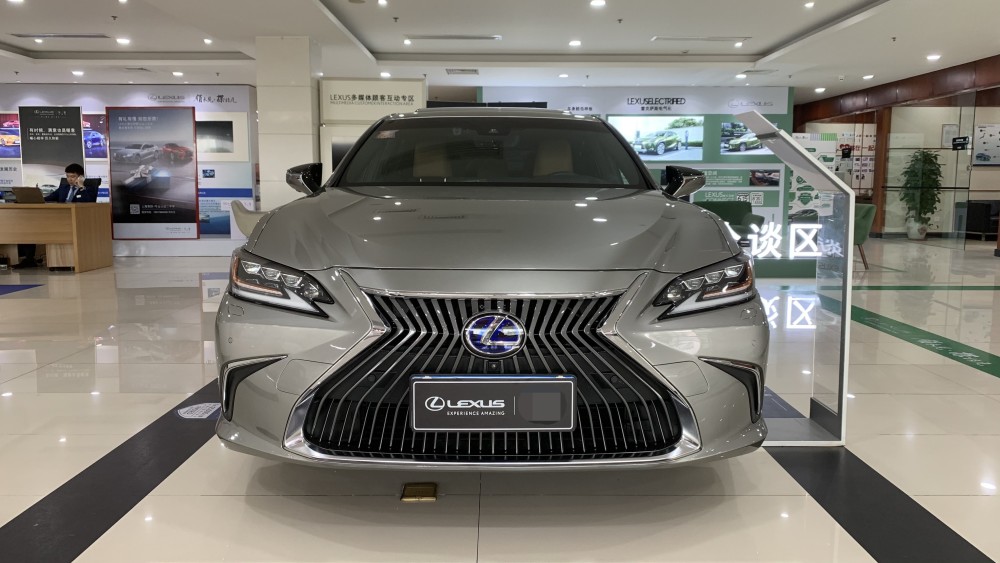 es300h银色,es300h 雷克萨斯es300h到店实拍