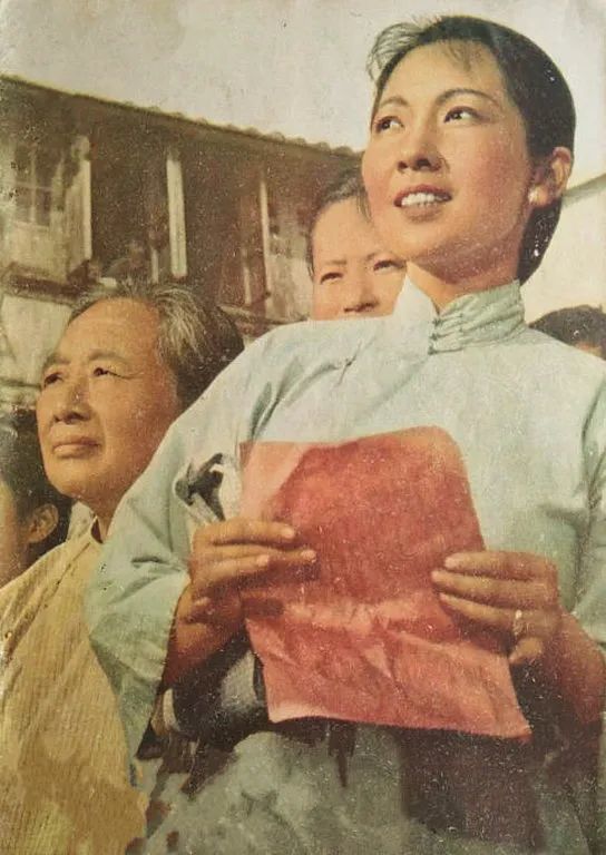 你那火红的名字,叫于蓝!