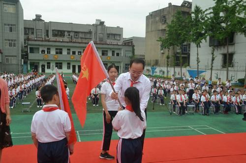 襄阳市小学排名_襄阳市万户小学图片