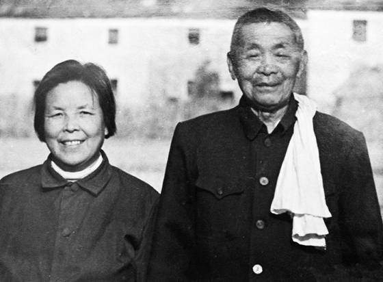 【跟着总书记学党史】永葆本色的将军夫人——全国道德模范龚全珍的