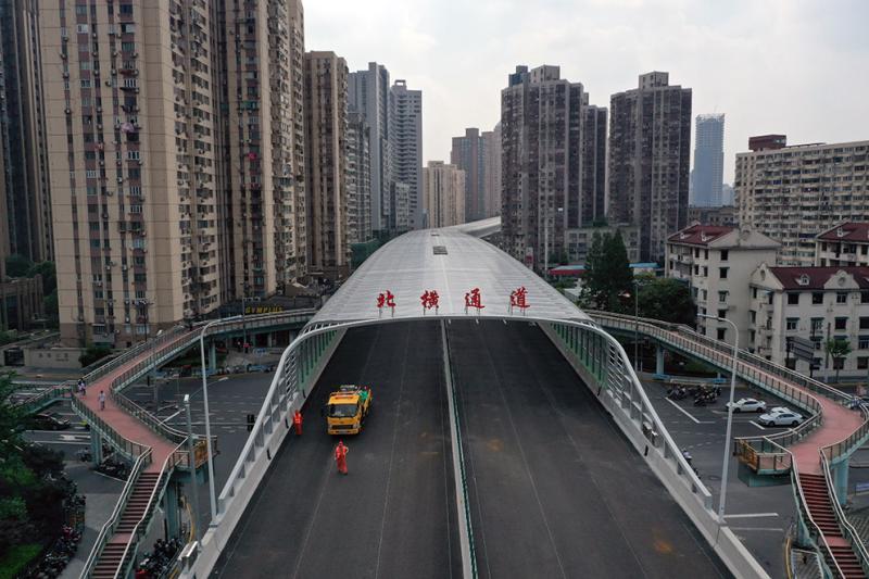 这条横贯上海中心城区的交通大动脉建成,北横通道西段
