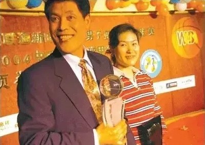 有篮球伯乐之称的蒋兴权全家都是运动员