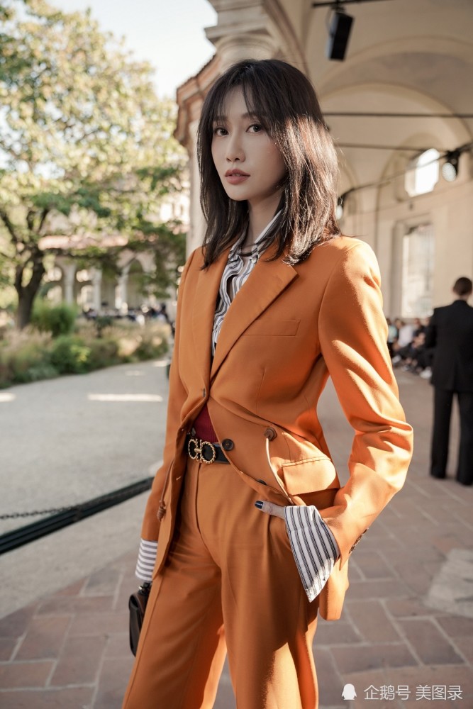 大长腿美女明星李斯羽