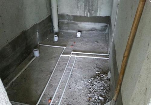 家里万万不要这样装冷热水管,一旦工人没装对,立马让他重新安装
