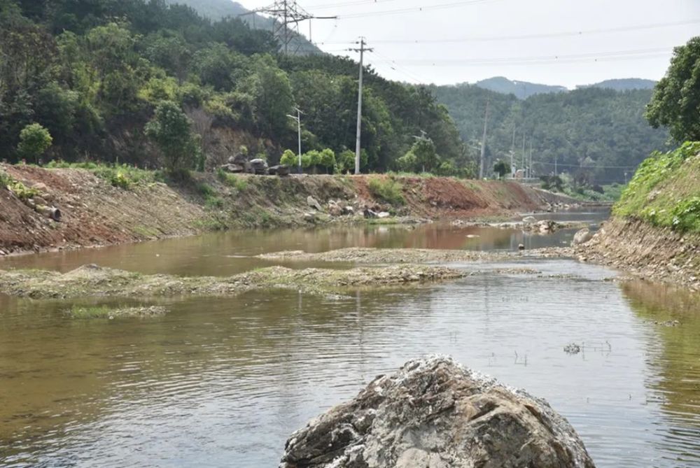 官桥九溪村:河道清淤显成效 水清岸绿换新貌