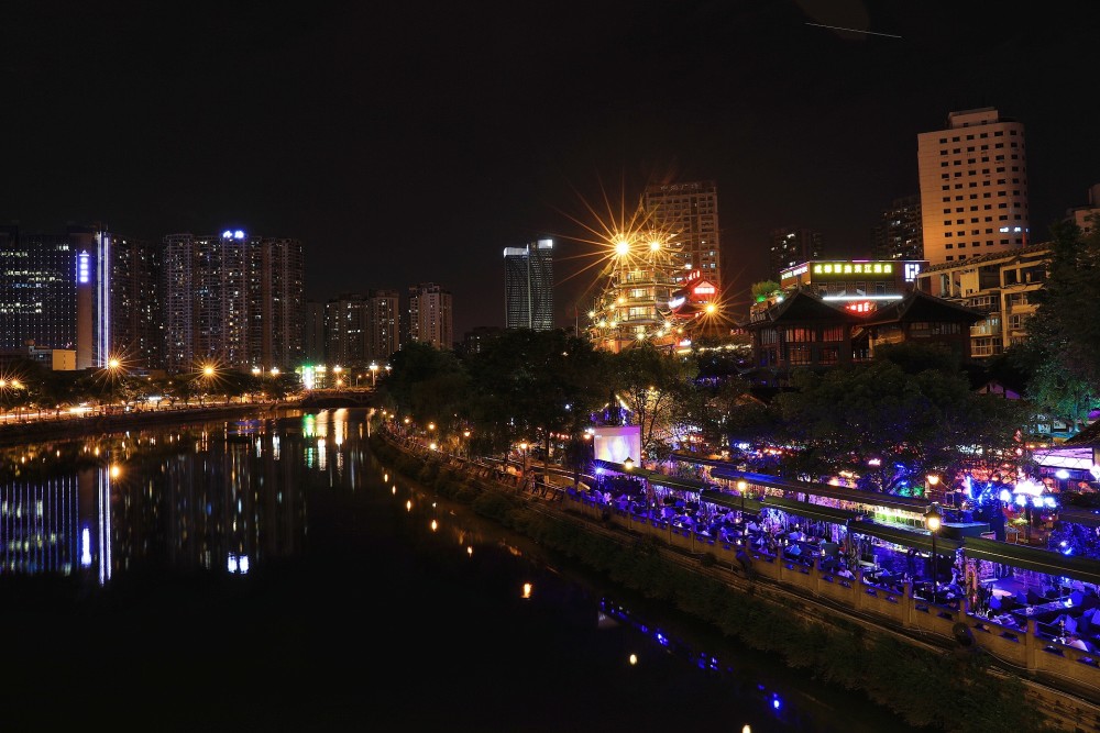 成都九眼桥夜景-梦幻夜生活,五光十色酒吧街