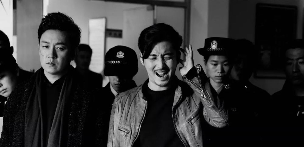 当侦探遇上喜剧：破案剧的滑稽之旅